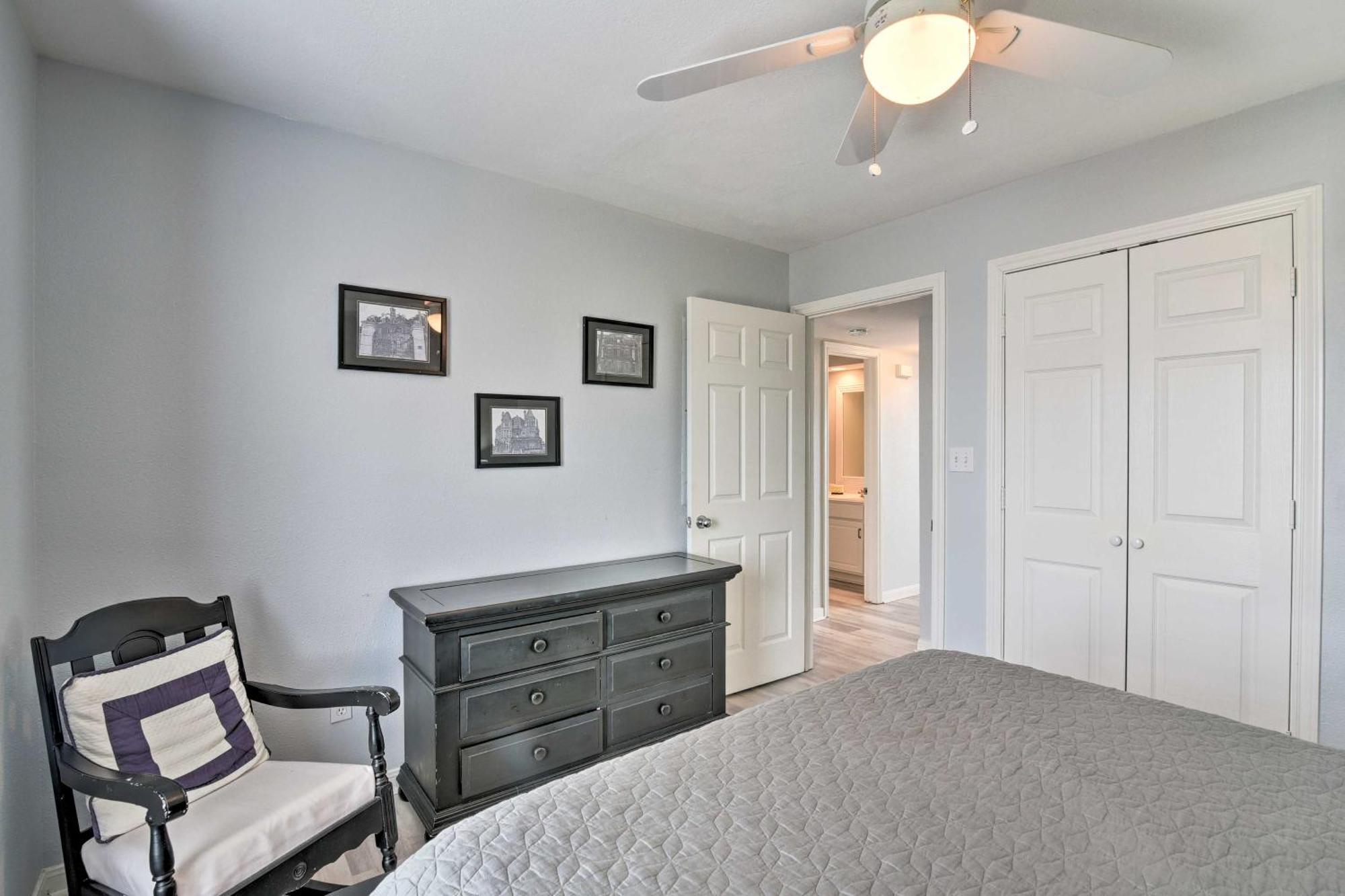 Oceanfront Galveston Home - Walk To Beach! Bagian luar foto