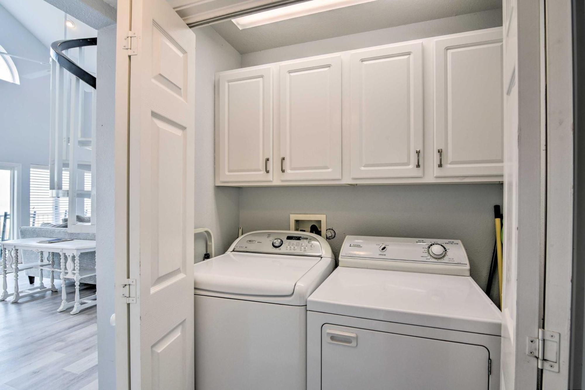 Oceanfront Galveston Home - Walk To Beach! Bagian luar foto