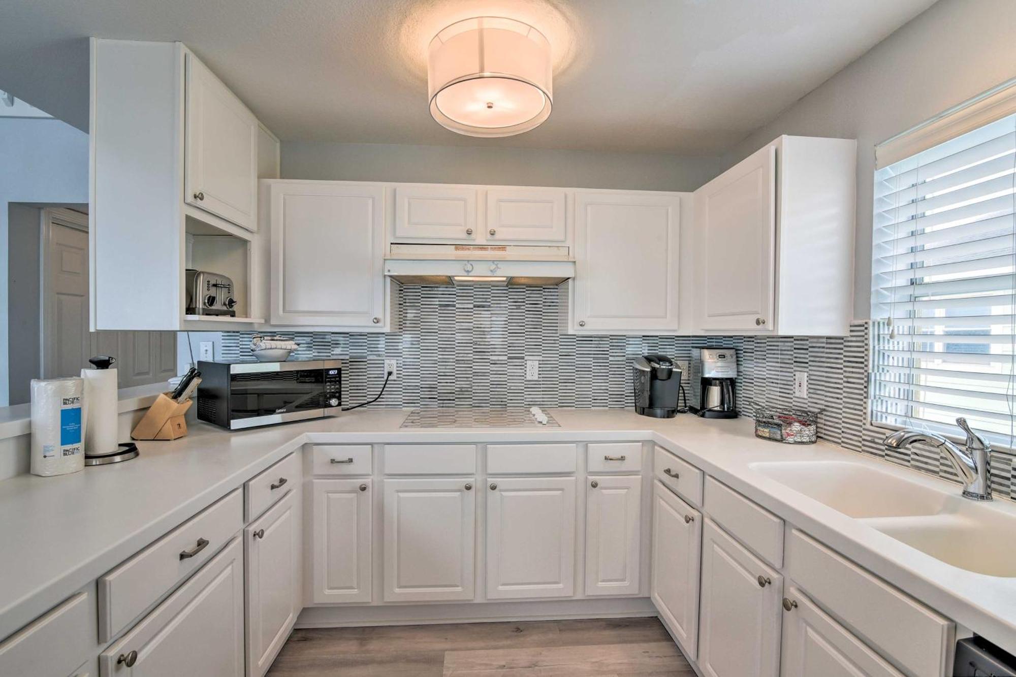 Oceanfront Galveston Home - Walk To Beach! Bagian luar foto