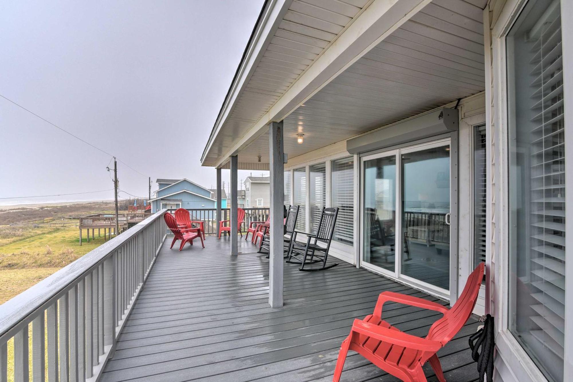 Oceanfront Galveston Home - Walk To Beach! Bagian luar foto
